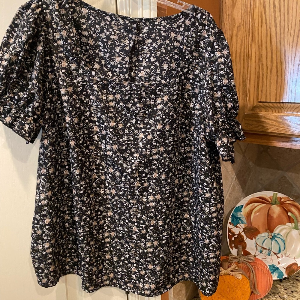 Floral Black and White Women's Top